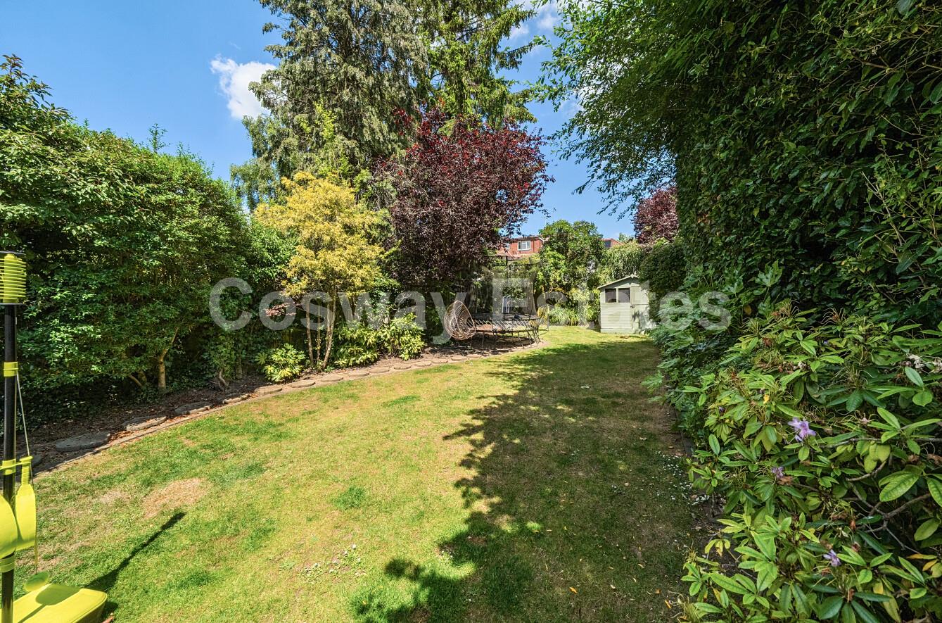 Lawrence Gardens, London